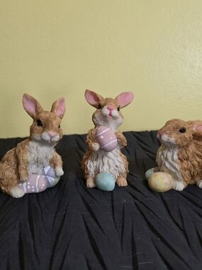 Ceramic World Easter Bunny Figurine Trio - Brown and Pink Decorative Accent